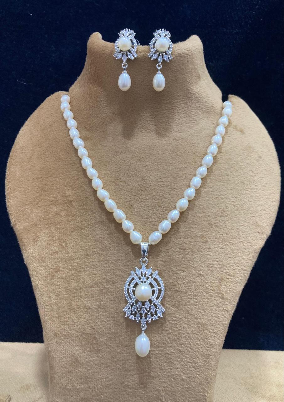 Arunika Freshwater Pearl Necklace & Earrings Set - Silver Plated